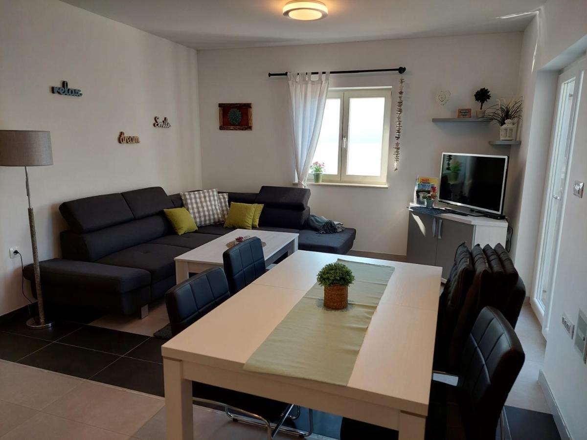 Gavza Sky View Apartment Cres Exterior photo