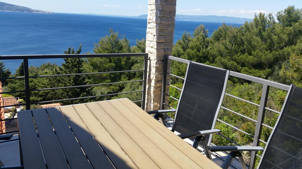 Gavza Sky View Apartment Cres Exterior photo