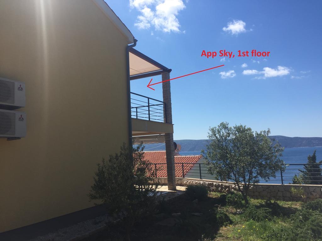 Gavza Sky View Apartment Cres Exterior photo