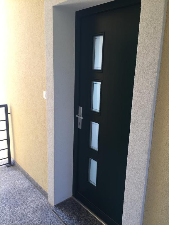 Gavza Sky View Apartment Cres Exterior photo