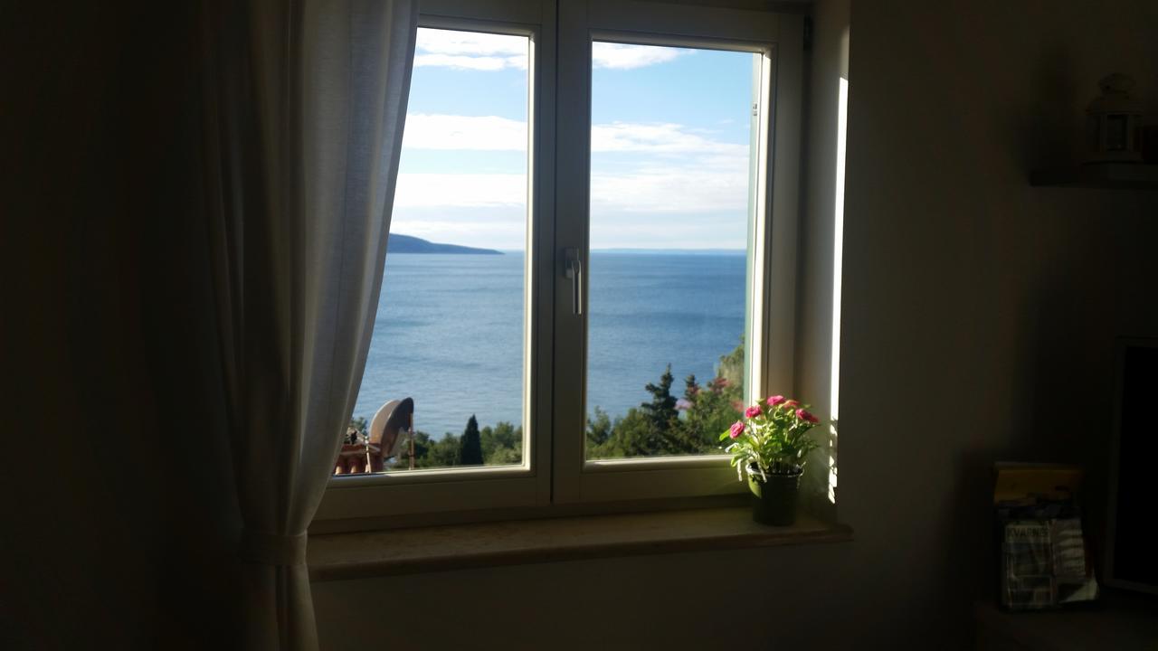 Gavza Sky View Apartment Cres Exterior photo