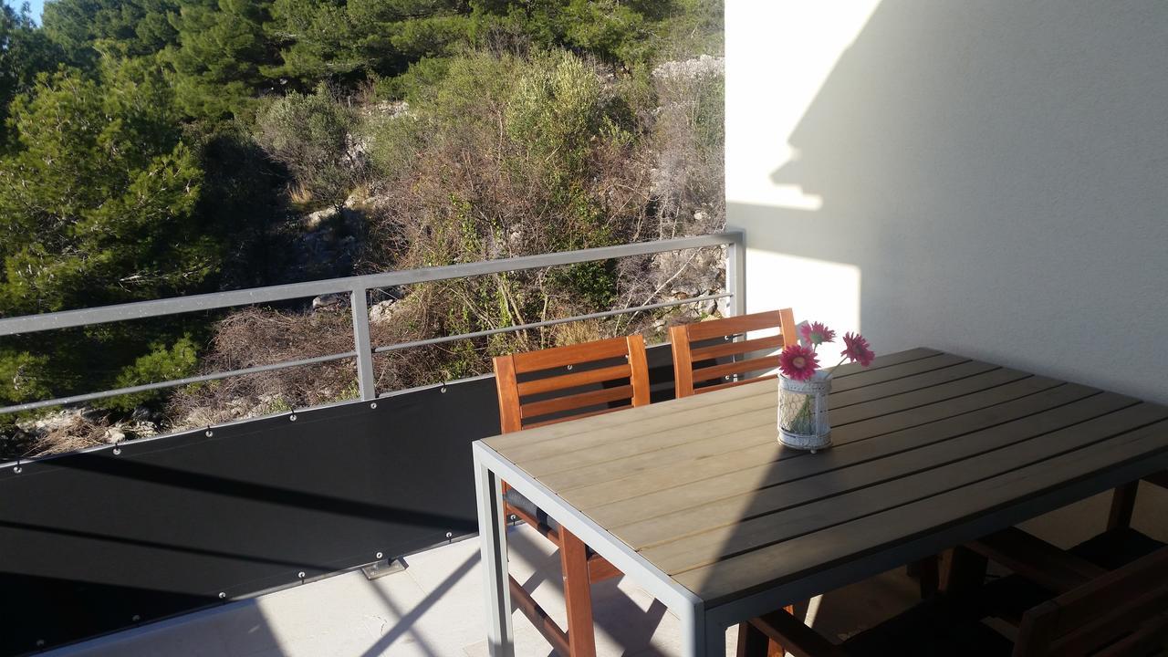 Gavza Sky View Apartment Cres Exterior photo