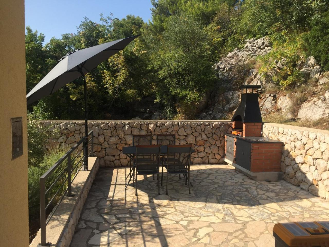Gavza Sky View Apartment Cres Exterior photo